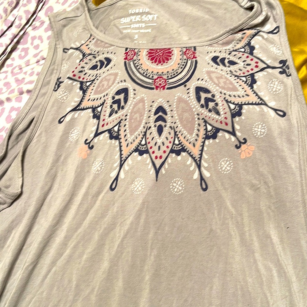 Torrid Size 3 Sleeveless Long Top